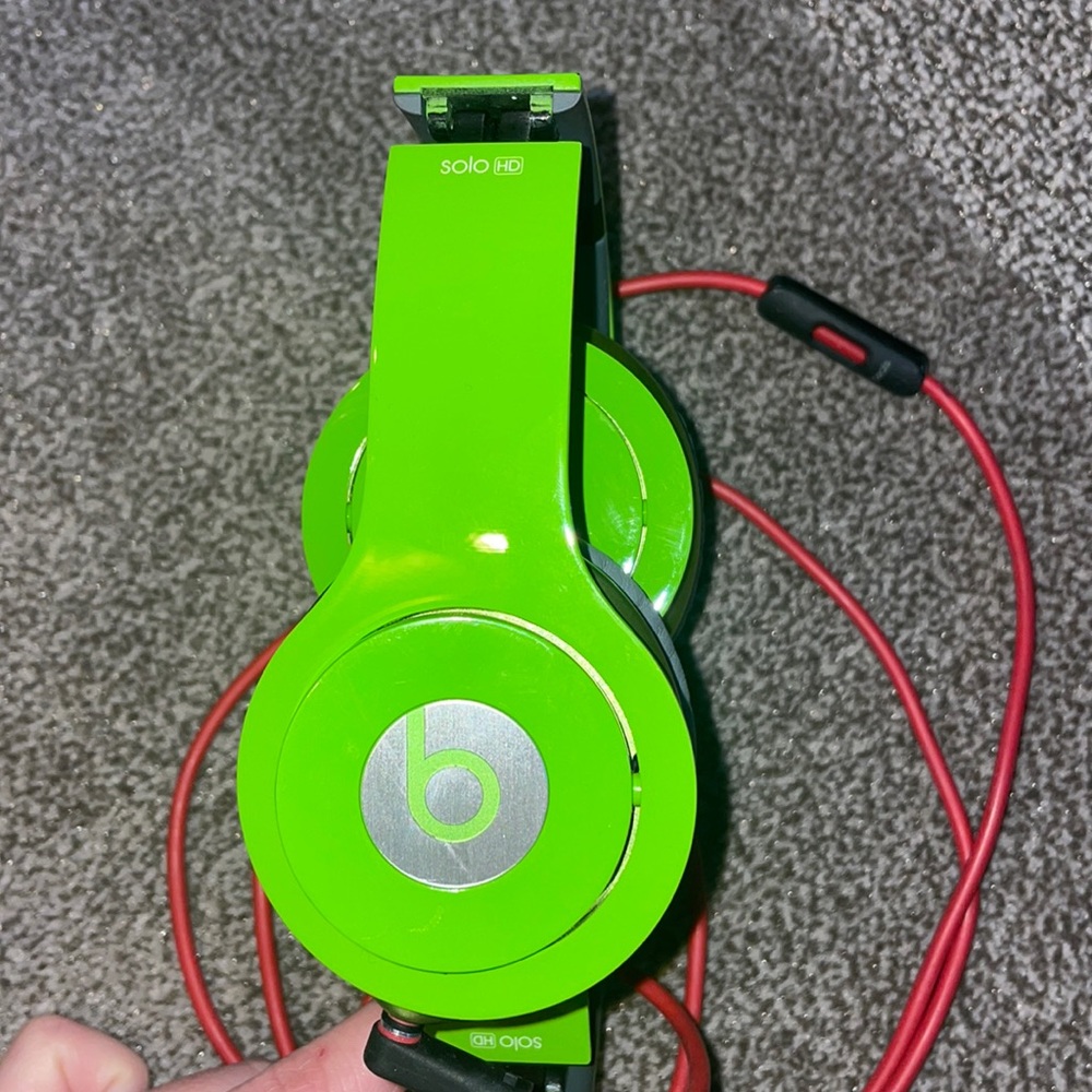 Beats Solo